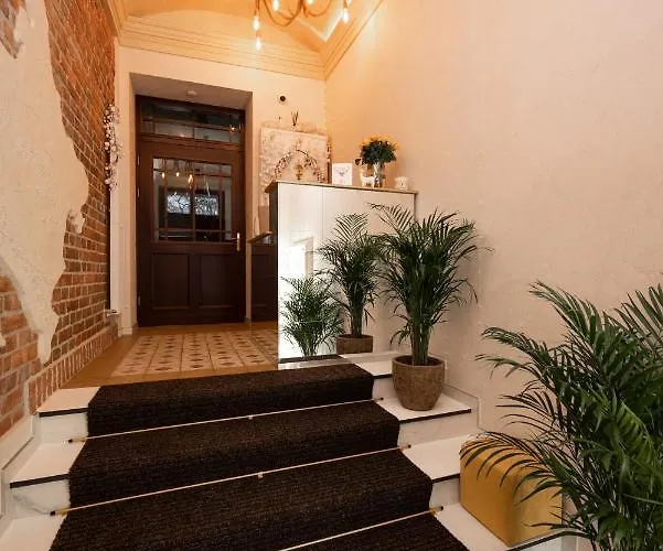 Hive Family House 3*