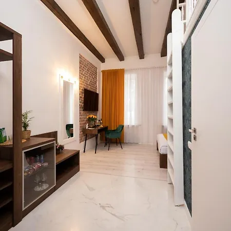 Hive Family House Krakov