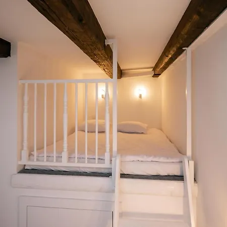 Hotel apartamentowy Hive Family House