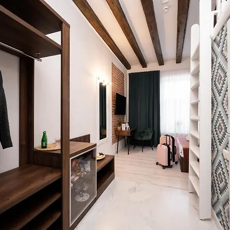 Hotel apartamentowy Hive Family House