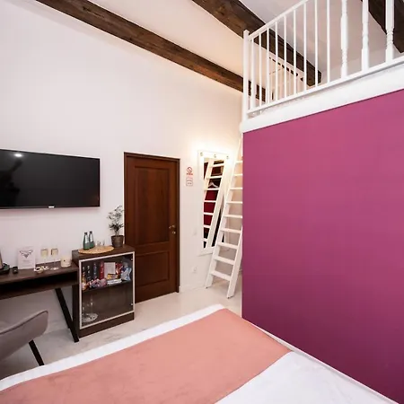Aparthotel Hive Family House 3*
