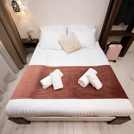 Hive Family House 3*