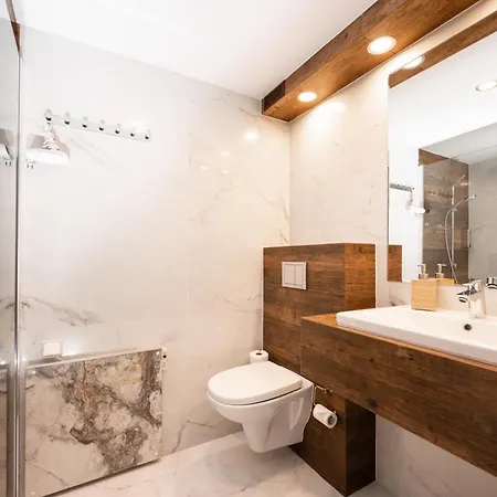 Hive Family House Aparthotel