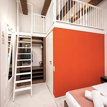 Hive Family House