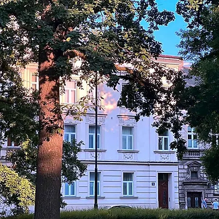 Hive Family House 3* Krakov
