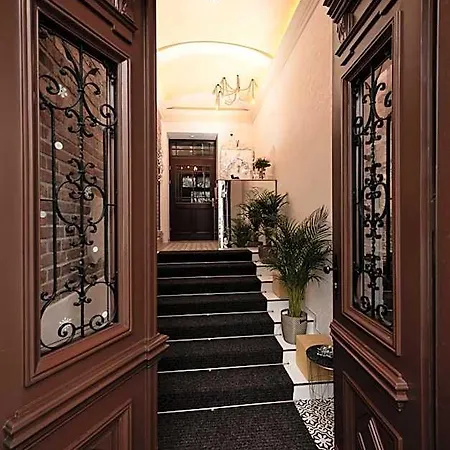 Hive Family House 3* Krakov