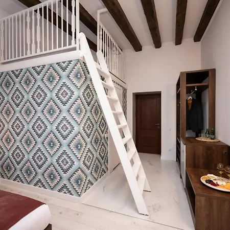 Апарт-отель Hive Family House 3*