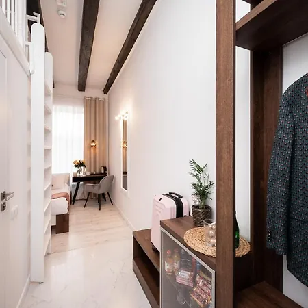 Hive Family House Апарт-отель