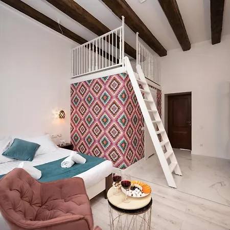 Hive Family House Апарт-отель 3*