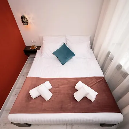 Апарт-отель Hive Family House 3*