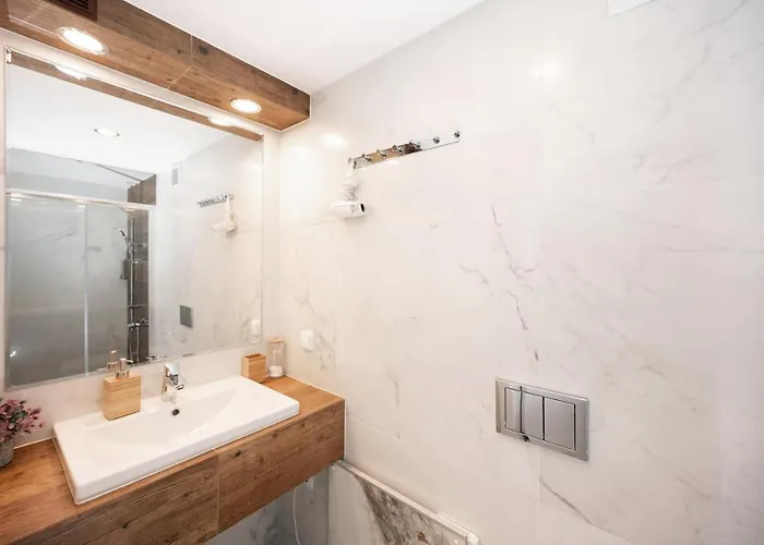 Hive Family House 公寓式酒店