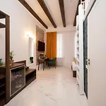 Hive Family House Krakov