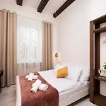 Aparthotel Hive Family House