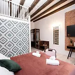 Hive Family House Krakov