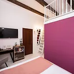 Aparthotel Hive Family House 3*