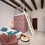 Hive Family House Aparthotel 3*