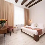 Hive Family House Aparthotel