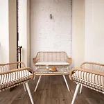 Aparthotel Hive Family House